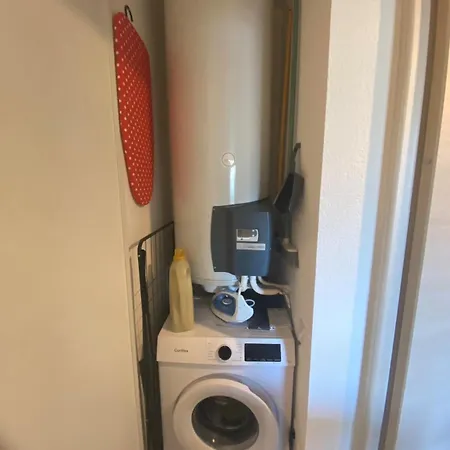 Charming One-bedroom Apartment *